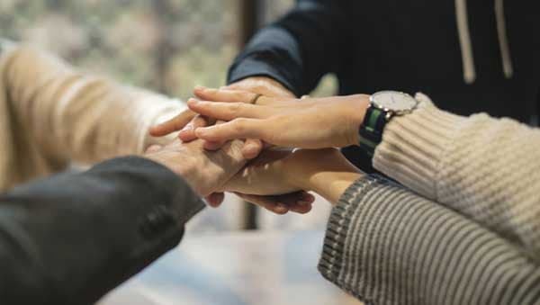 Face aux divisions, témoignons de notre fraternité en actes !